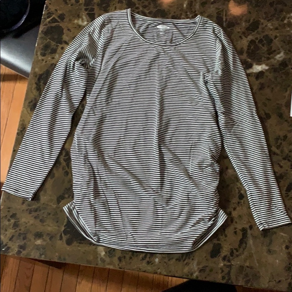 Old Navy Fitted Maternity Top. Size S.